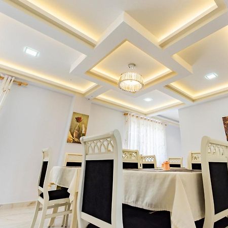 The City Gate Hotel Sarandë Esterno foto