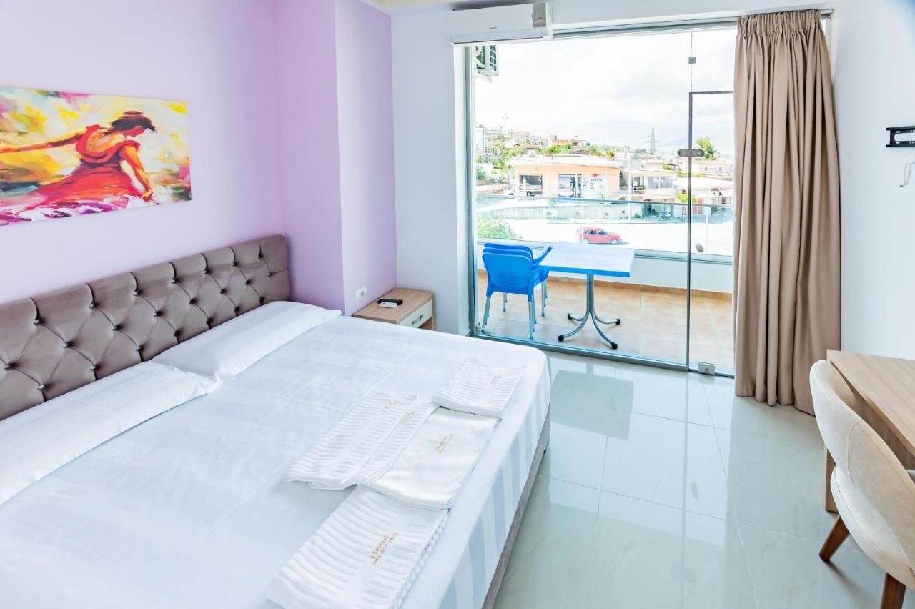 The City Gate Hotel Sarandë Esterno foto