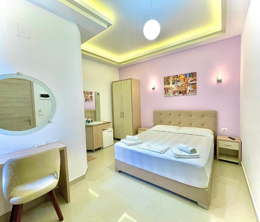 The City Gate Hotel Sarandë Esterno foto