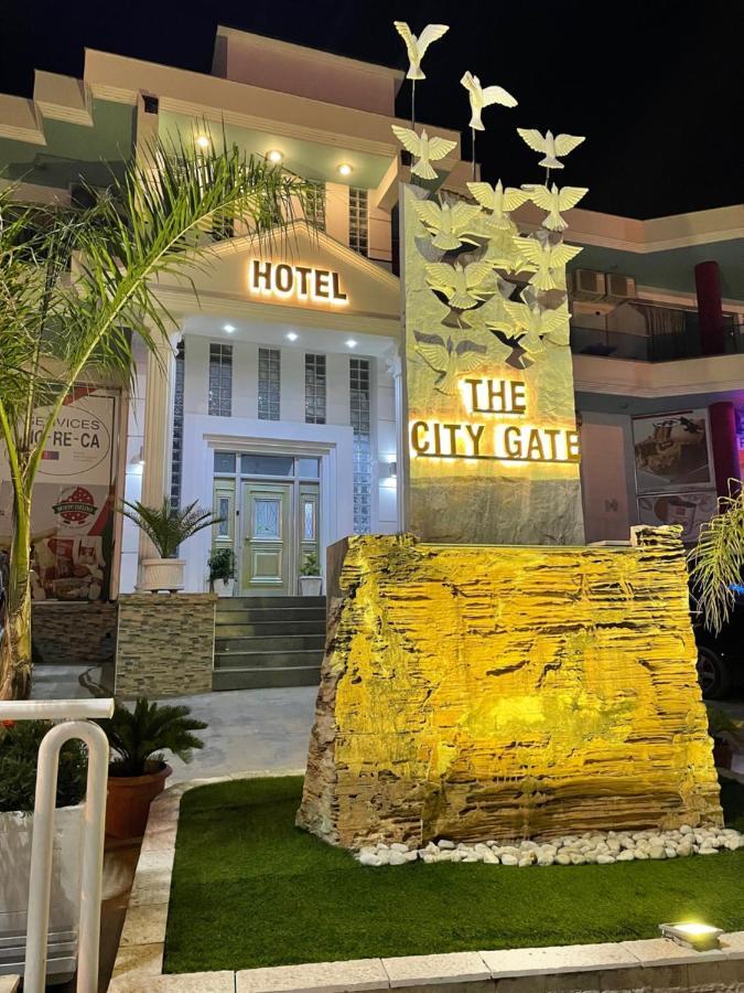 The City Gate Hotel Sarandë Esterno foto