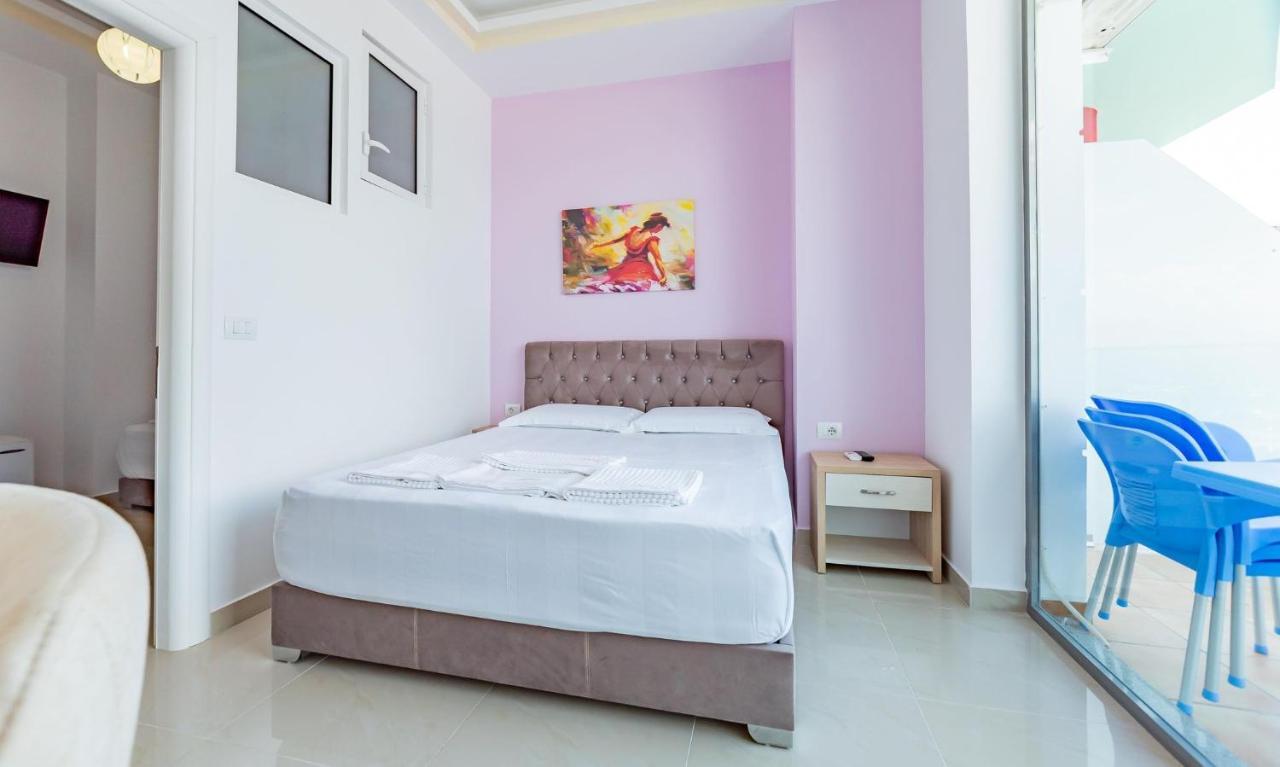 The City Gate Hotel Sarandë Esterno foto