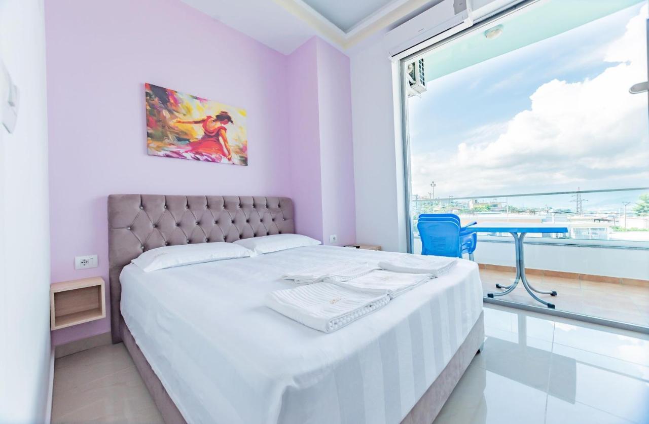 The City Gate Hotel Sarandë Esterno foto