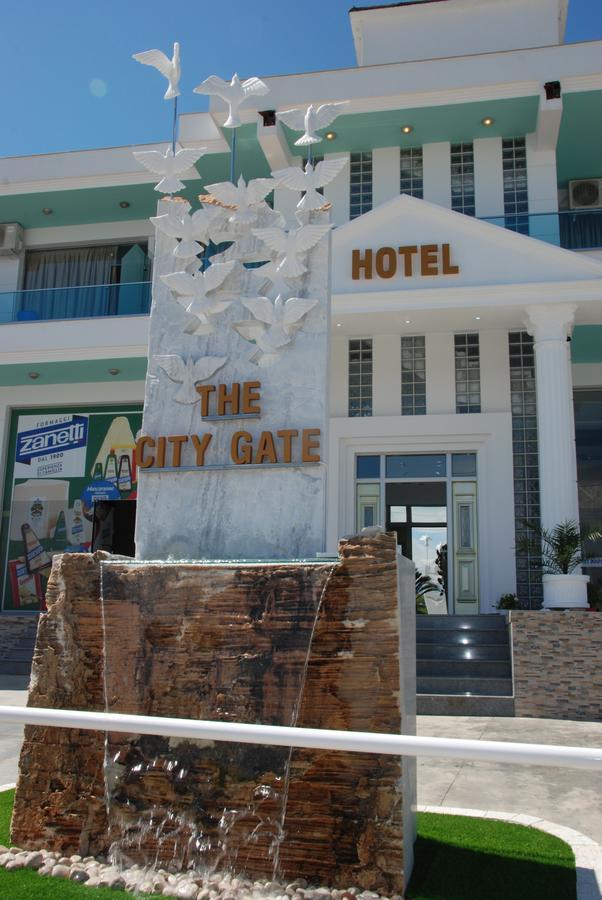 The City Gate Hotel Sarandë Esterno foto