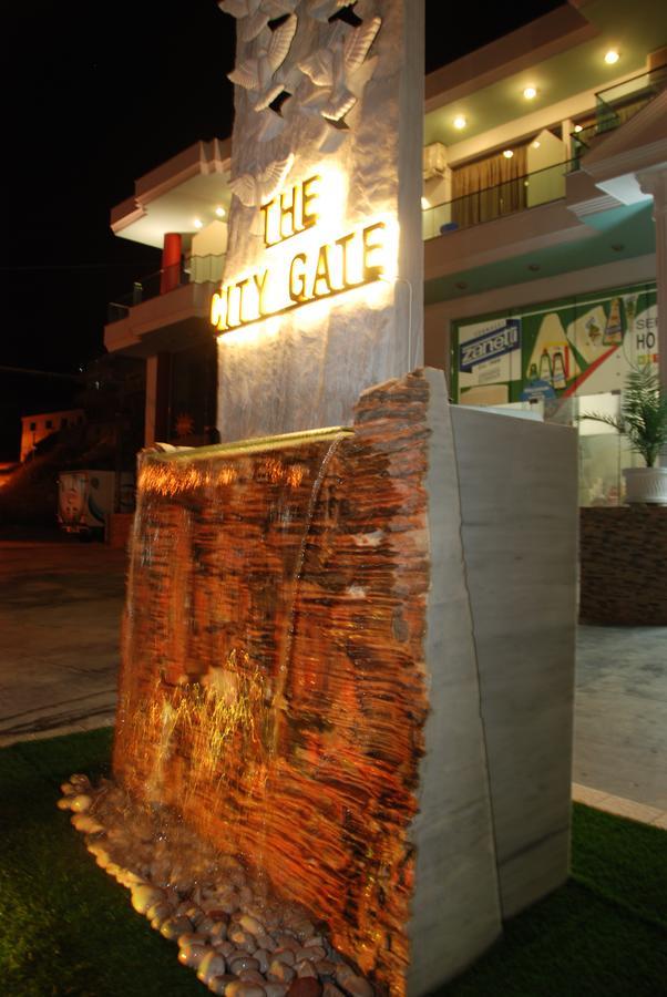 The City Gate Hotel Sarandë Esterno foto